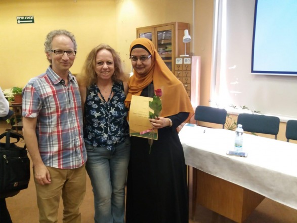 ברכות לתלמידתנו מרים מריד שקיבלה פרס על הצטיינותה בלימודי תעודת הוראה בערבית